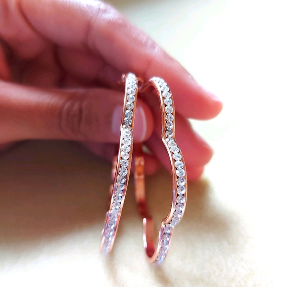 NWT CZ flower hoop earrings - Picture 2 of 5